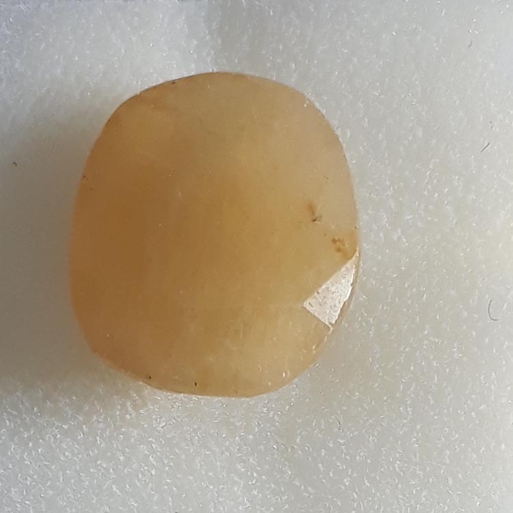 8.48 Ratti  yellow sapphire with Govt Lab Certificate