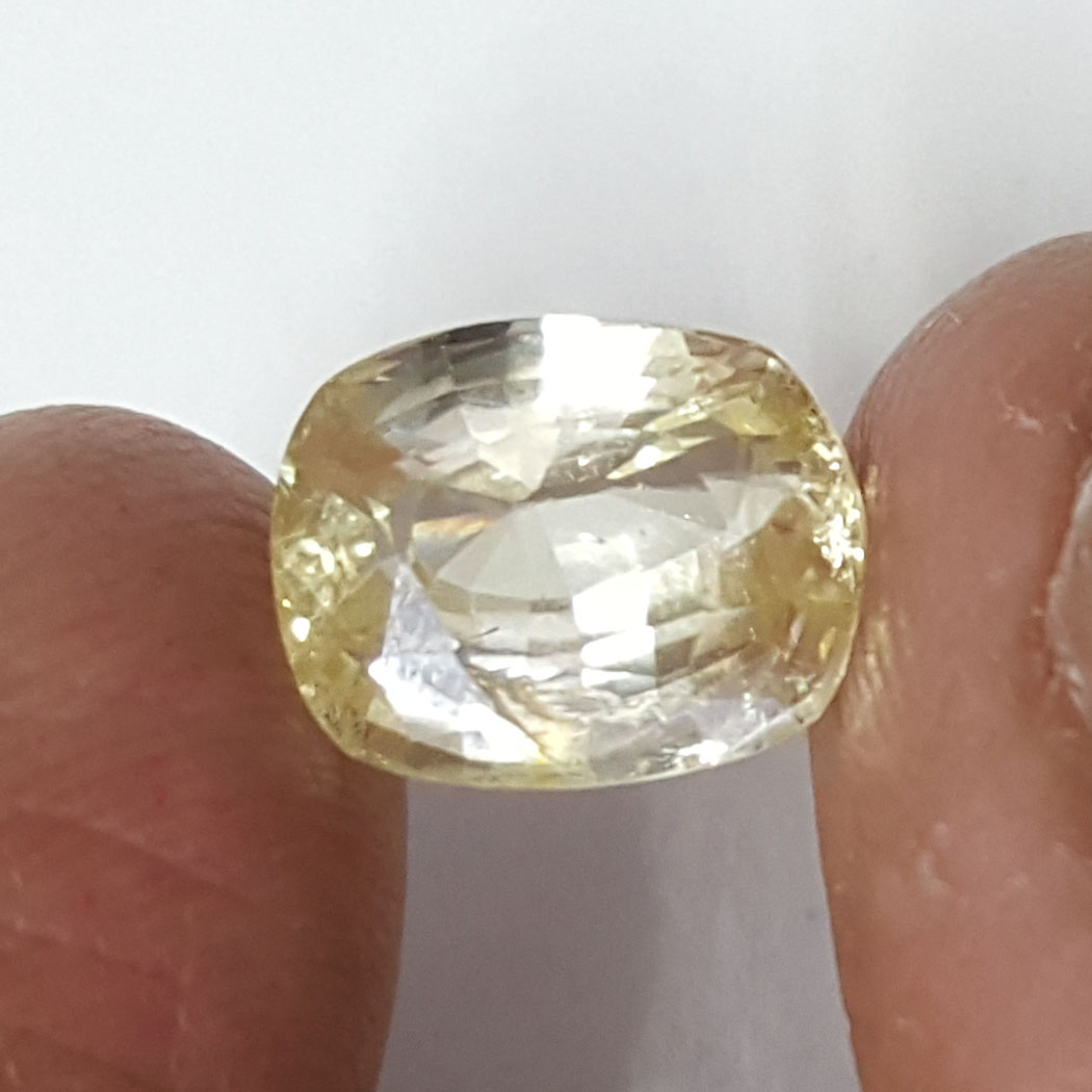 5.48 Ratti Natural Yellow Sapphire With Govt Lab Certificate-(45510)