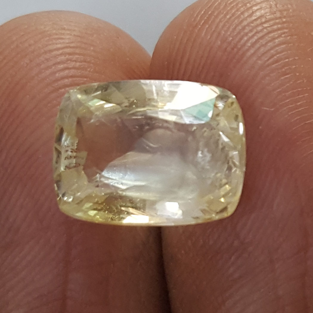 6.58 Ratti Natural Yellow Sapphire with Govt Lab Certificate-(23310)