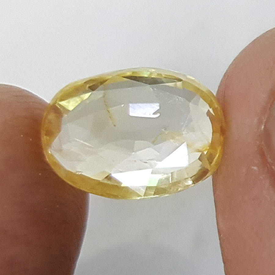 4.52 Ratti Natural Yellow Sapphire with Govt Lab Certificate-(34410)