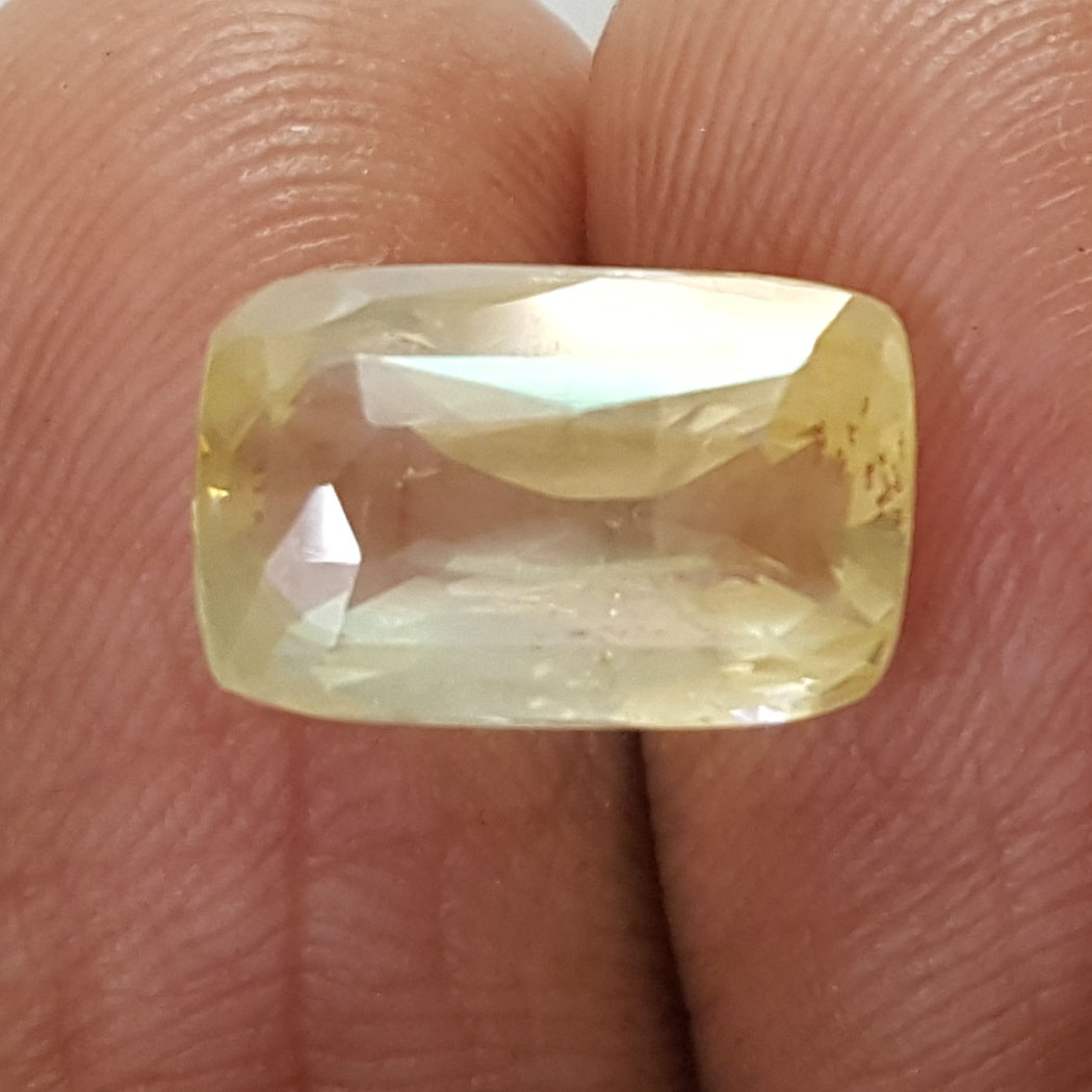 5.81 Ratti Natural Yellow Sapphire with Govt Lab Certificate-(34410)