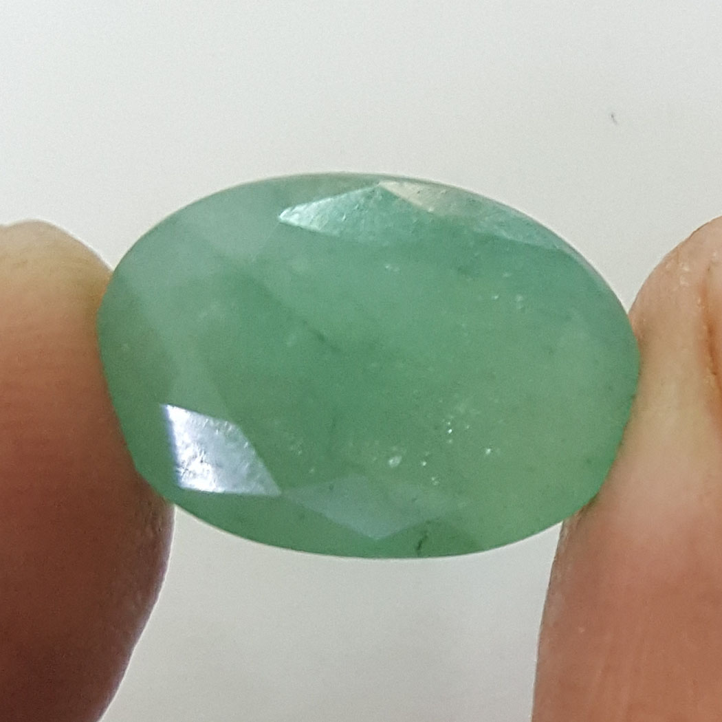 11.96 Ratti Natural Emerald Stone With Govt. Lab Certified (2331)