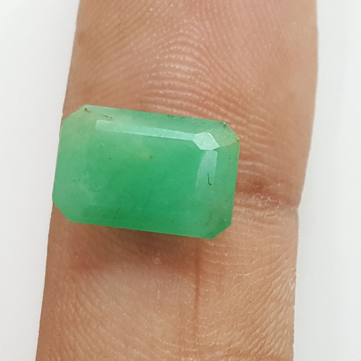 4.34 Ratti Natural Emerald Stone With Govt. Lab Certified (1221)