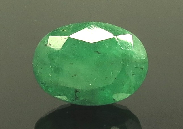 8.50 Ratti Natural Emerald Stone With Govt. Lab Certified (1221)