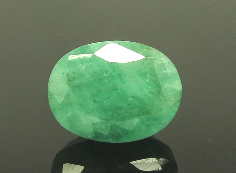 8.37 Ratti Natural Emerald Stone With Govt. Lab Certified 