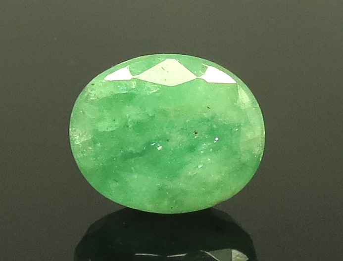  7.41 Ratti Natural Emerald Stone With Govt. Lab Certified (1221)