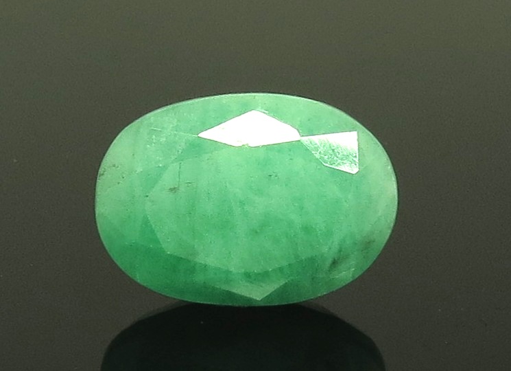 8.46 Ratti Natural Emerald Stone With Govt. Lab Certified (1221)