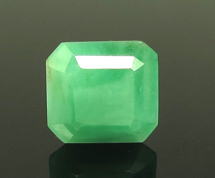 6.42 Ratti Natural Emerald Stone With Govt. Lab Certified (1221)