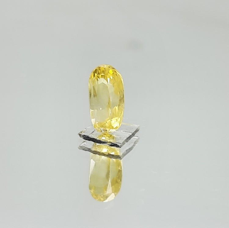 5.40 Ratti Natural yellow sapphire with Govt Lab Certificate-(34410)