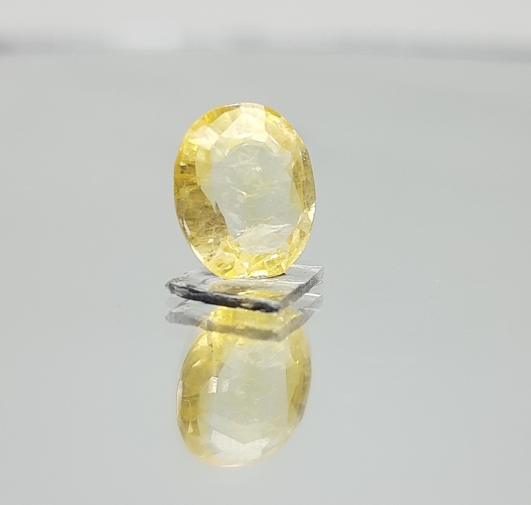 4.55 Ratti Natural yellow sapphire with Govt Lab Certificate-(45510)