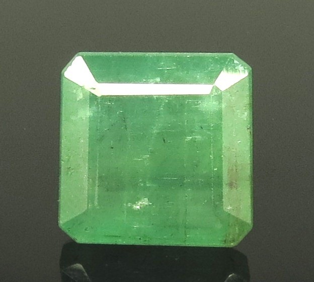 10.51 Ratti Natural Emerald Stone With Govt. Lab Certified (4551)