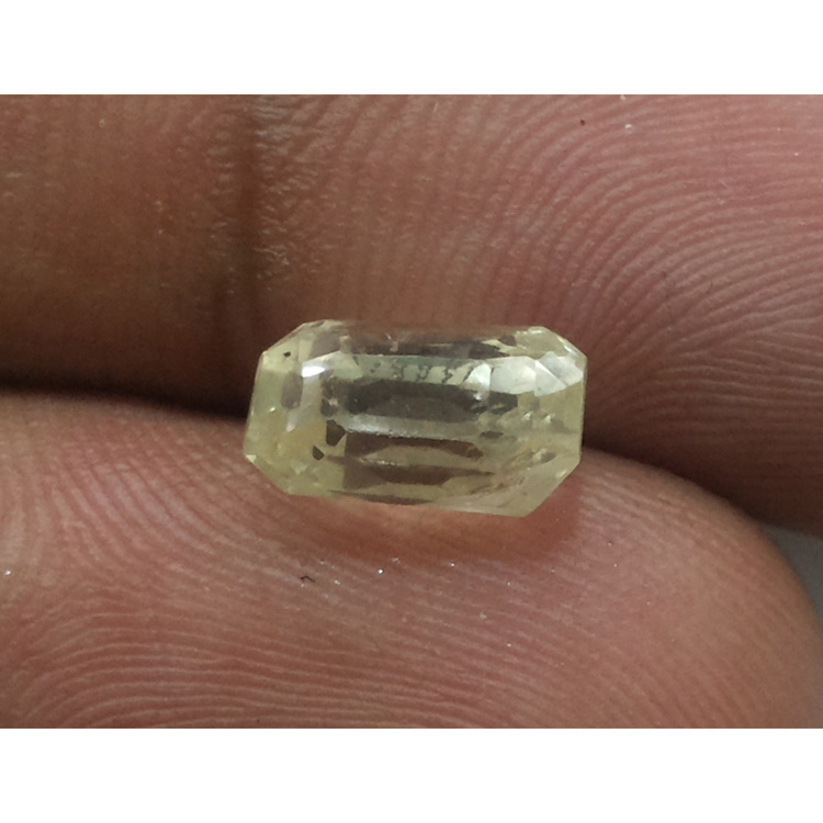 3.20 Ratti Natural yellow sapphire with Govt Lab Certificate-(45510)