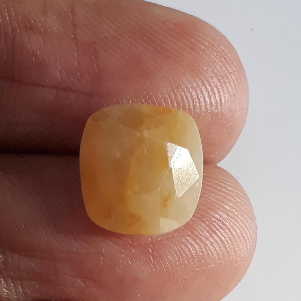 7.27 Ratti  yellow sapphire with Govt Lab Certificate
