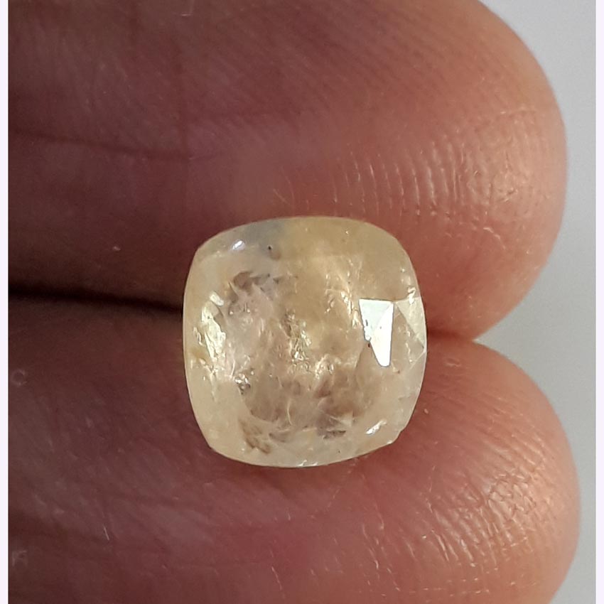 4.42 Ratti Yellow Sapphire with Govt Lab Certificate-(6100)